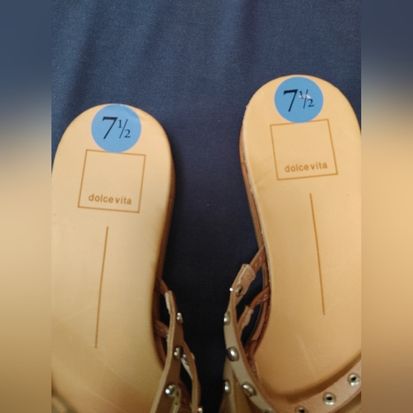 DOLCE VITA Tan Studded Strappy Leather Sandals Size 7.5 - Picture 2 of 5